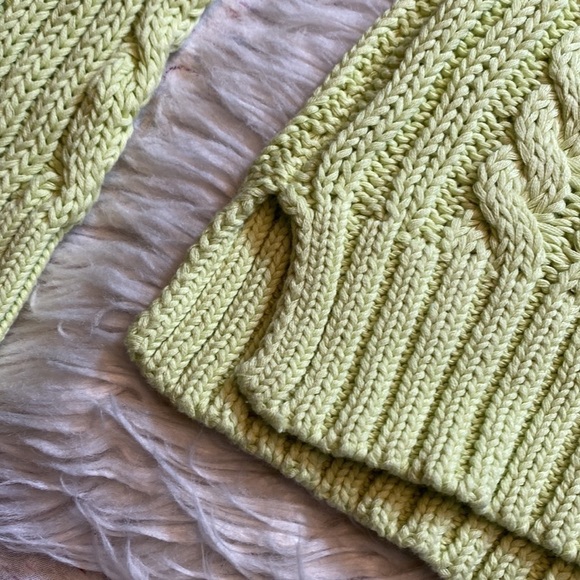 NWT Line the Label Leah V Neck Cable Knit Sweater in Citron sz M - Picture 9 of 11